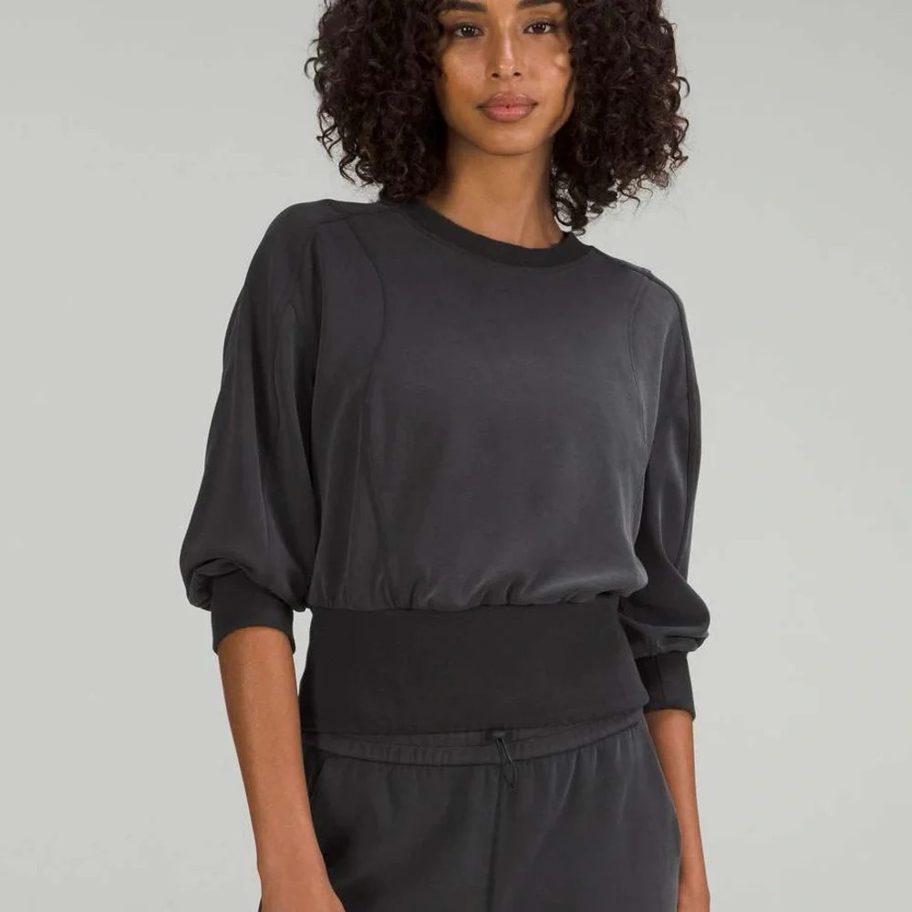 Lululemon Softstreme Ribbed-Hem Pullover
Black Size: 2